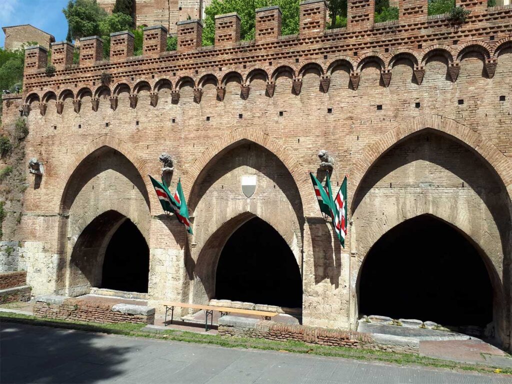 Una delle fonti di Siena maggiormente conosciuta: Fontebranda, la fonte di Santa Caterina